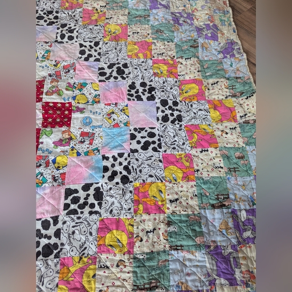 Vintage Patchwork Quilt with Vintage Character And Multicolored Fabrics. Unique - Picture 2 of 6